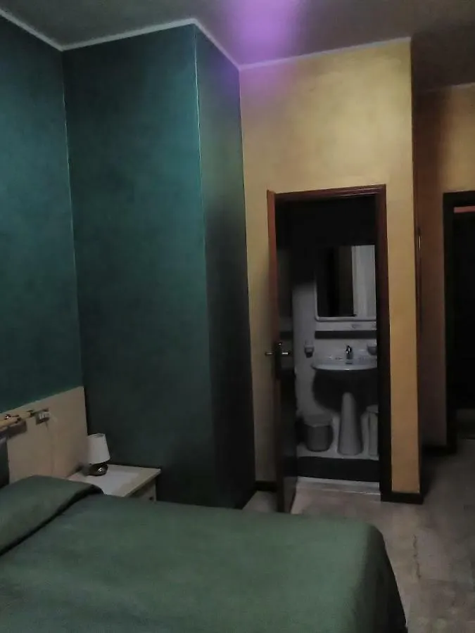 Hotel Cristallo Peschiera del Garda 2*,  Italy