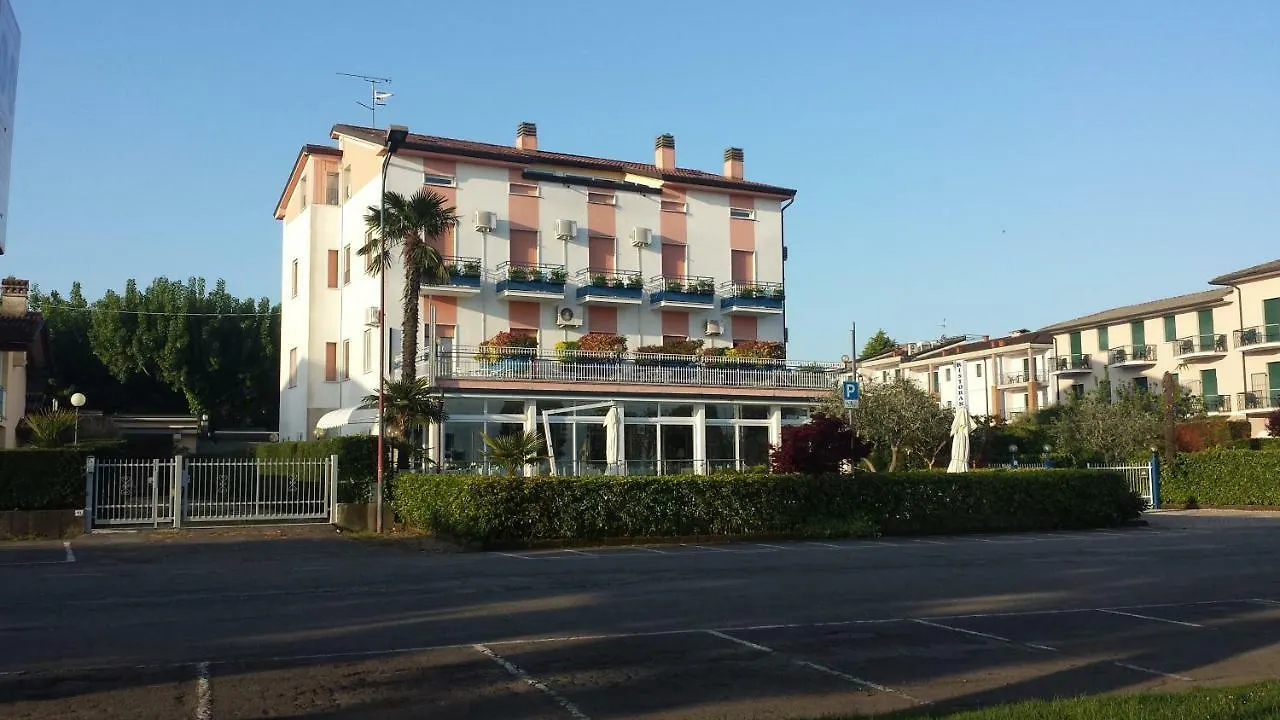Hotel Cristallo location