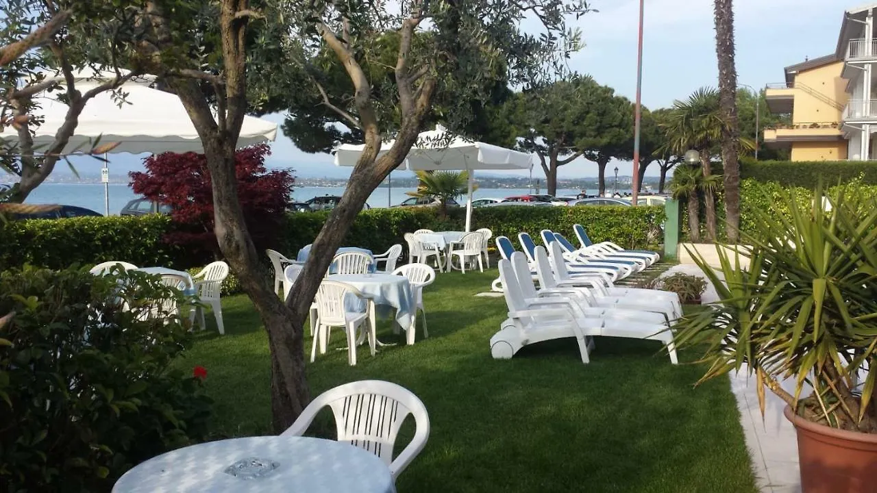 Hotel Cristallo Peschiera del Garda 2*,  Italy